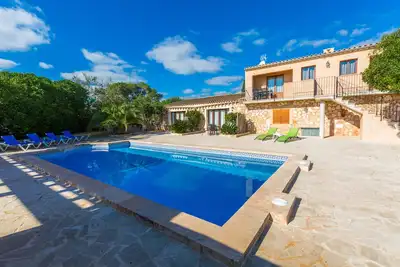 Can Fus - Apartment with shared pool in Campos. Free WiFi.