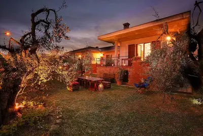 Image de Agréable appartement pour 4 personnes avec Wifi, Tv, patio et parking, près de Arezzo