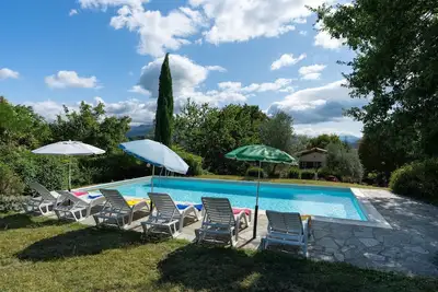 Maison de vacances privée avec bain à remous, piscine privée, Wifi, Tv, vue panoramique, parking