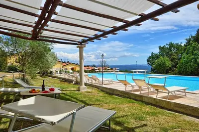 Image de Sculture 2 - Location de vacances avec piscine sur la côte toscane