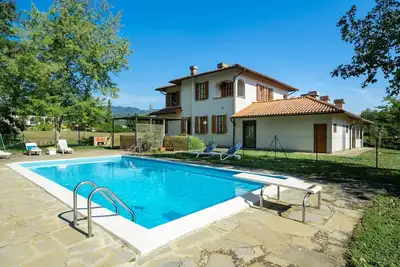 Image de Belle maison de vacances privée avec piscine privée, Wifi, Tv, patio, vue panoramique et parking