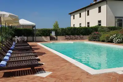 Maison de vacances privée avec climatisation, sauna, piscine, bain à remous, Wifi, Tv, patio