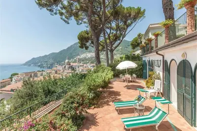 Maison de vacances à Vietri Sul Mare avec 2 chambres à coucher, 6 couchages