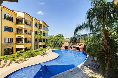 Image de Ocean View Condo en ville! Étapes de la plage Sr38