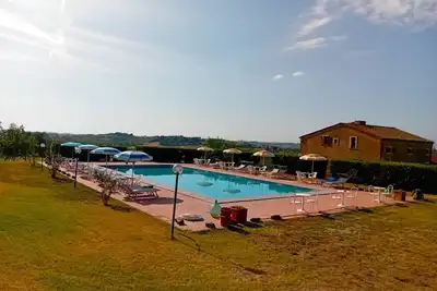 Image de Confortable appartement pour 4 personnes avec piscine, Wifi, animaux admis et parking