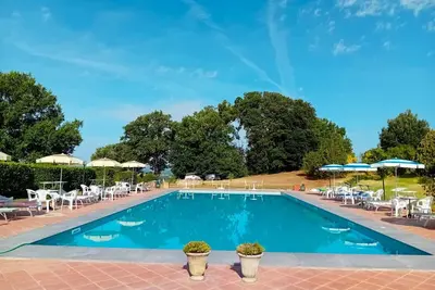 Image de Joli appartement pour 2 personnes avec Wifi, piscine, Tv et animaux admis