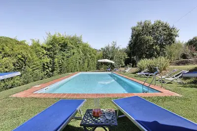 Image de Maison de vacances privée avec climatisation, piscine privée, Wifi, Tv, parking, près de Lucques