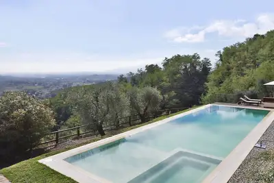 Magnifique maison de vacances avec Wifi, piscine privée, climatisation, Tv, patio, près de Lucques