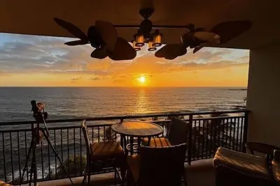 Image de Ocean Front | Ac | Emplacement fantastique - Marche pour Kona Town | À partir de 229 $ / nuit