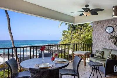Image de Magnifique Condo Oceanfront | Pas de la plage | Remodeler Complet | Commence à 249 $ / n