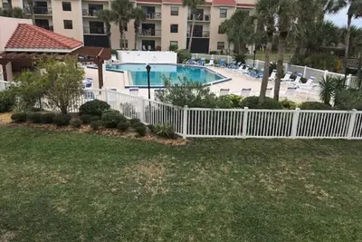 Image de Ocean Village Club O-25, Deux chambres, 2 salles de bain, Surclassé, Vue sur l'océan, Condo avec vue sur la piscine