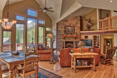 Moose Meadow Retreat - jolie cabine avec 3 chambres et salle de bonus avec canapé-lit