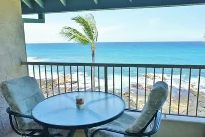 Image de Ocean Front | Ac | Wifi | Marchez vers la ville de Kona! | Commence 145 $ / nt