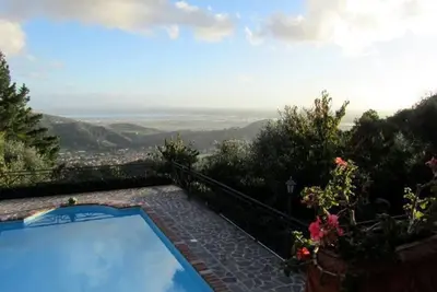 Image de Appartement avec piscine, climatisation, Wifi, Tv, patio, vue panoramique, près de Viareggio