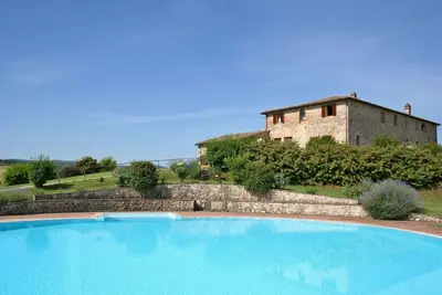 Image de Agréable appartement pour 2 personnes avec Wifi, piscine et vue panoramique, près de Sienne