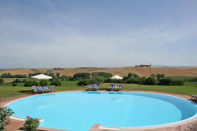 Image de Bel appartement pour 2 personnes avec Wifi, piscine et vue panoramique, près de Sienne