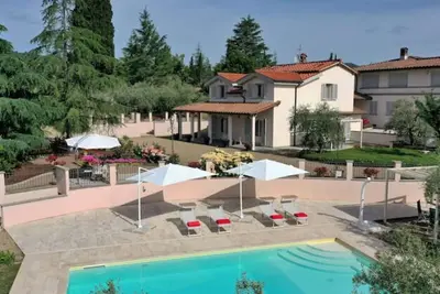 Image de Merveilleuse maison de vacances privée avec climatisation, Wifi, piscine privée, Tv, terrasse