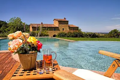 Image de Villa Petrognano - Maison de campagne avec piscine privée près de San Gimignano, Toscane