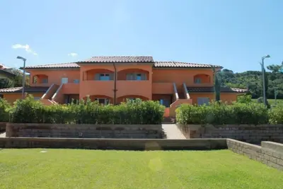 Image de Agréable appartement avec climatisation, Wifi, piscine, Tv, balcon, animaux admis et parking