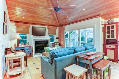 Image de 4 Bed / 3 Bath Cottage, 10 personnes. Belle vue depuis le pont supérieur. De l'autre côté de la rue de la plage.