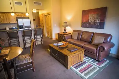 Image de Grand condo à deux pas du village de Canyons