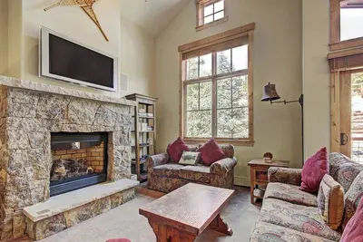 Image de Plafonds montants + minutes à la télécabine / après-ski - 2Br pour 6 personnes
