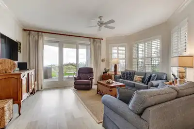 Image de Rez-de-chaussée 3 lit / 3 salles de bain condo Oceanfront dort 7- Communauté fermée, piscines et tennis, linge de maison