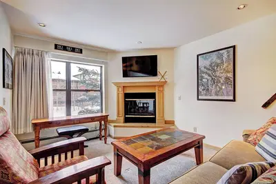 Image de Pittoresque refuge d'hiver pour 6 à 6 personnes en face de Vibrant Main St