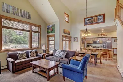 Décor cosmopolite + Spacieux 3Br au centre-ville de Breck 8 personnes