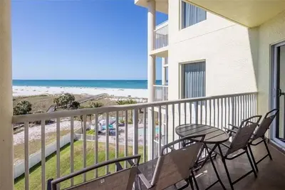 Image de Taux D'Automne Moins Chers! RÉSERVEZ Votre Escapade À La Plage Maintenant! Plaisirs En Famille Dans Ce Magnifique Resort Island Tresure!