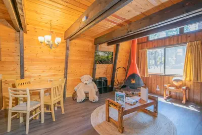 Image de Fanciful Winters 'Lake: 2 Br / 1 Ba maison Ă Big Bear Lake, 6 personnes