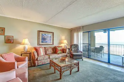 Image de Oceanview sera à couper le souffle-2 chambres / 2 salles de bain condo. 6 couchages, piscine, tennis et balcon.