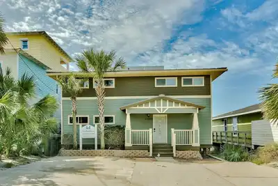 Image de Sandy Bottoms - Fabuleux West End Beach House & Hot Tub!