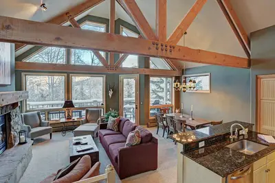 Image de Slopeside Living - 3Br 4Ba au Pines Lodge