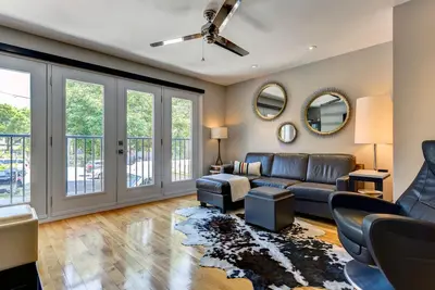Image de Condo Luxueux, ÉLÉGANT Et Moderne SITUÉ Au Coeur Du Village De MONTRÉAL! ! ! !