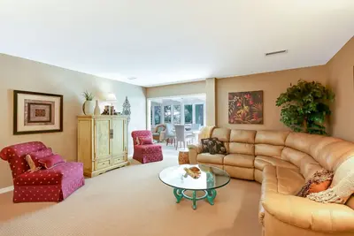 Image de 2 lit \/ 2 salles de bain Condo-Omni Amelia Island Plantation Resort peut accueillir 6 personnes. Cadre naturel et piscine.