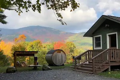 Image de Algonquin Mountain Chalet: Luxury, Jacuzzi, À 4, 1 kilomètres de Whiteface, Vues sur la montagne, 16 personnes, sauna et cheminée