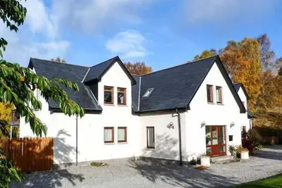 An Torr, Newtonmore