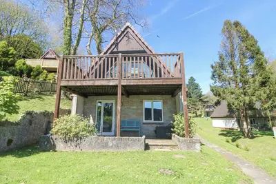 Image de Valley Lodge 44, animaux acceptés, avec piscine à Callington, Ref 959859