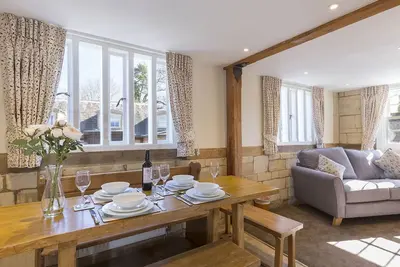 Image de St Kenelm; Sudeley Castle, Cotswolds - capacité 4 personnes dans 3 chambres