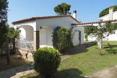 Image de Maison confortable avec jardin et barbecue près de la plage