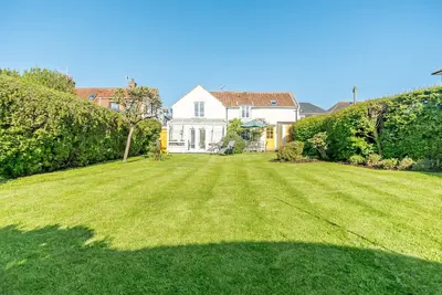 Image de Flint Cottage - Quatre Chambres Maison, Couchages 8