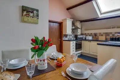 Image de 1 Dolwen Farm Shop - Deux Chambres Maison, Couchages 4
