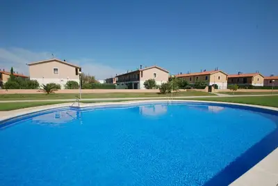 Image de Daró 3d 37 - Climatisation, piscine et 150m de la plage