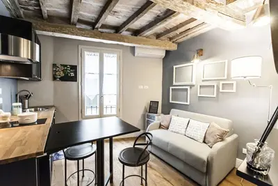 Image de Petit appartement dans le quartier de San Lorenzo, plein de restaurants