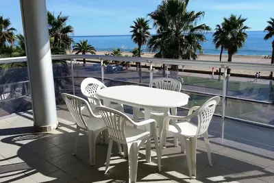 Image de Appartements avec piscine, en bord de mer. Réf. Pompeya-46