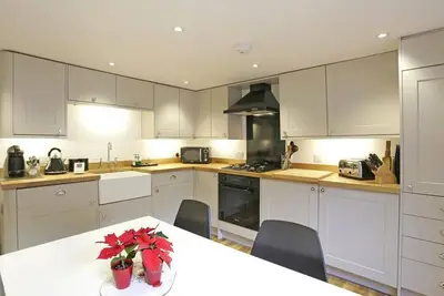 Image de The Secret Cottage - Deux Chambres Maison, Couchages 4