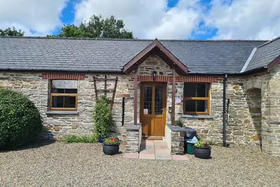 Image de Kingfisher Cottage, pet friendly, avec piscine en Llanboidy, Réf 924587
