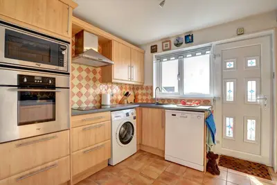 Image de Lowen Cottage - Deux Chambres Maison, Couchages 4