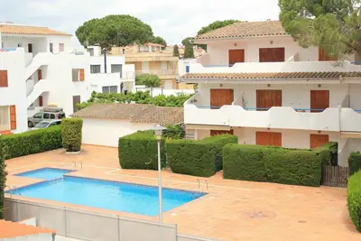 Image de Appartement dans quartier calme avec piscine et parking